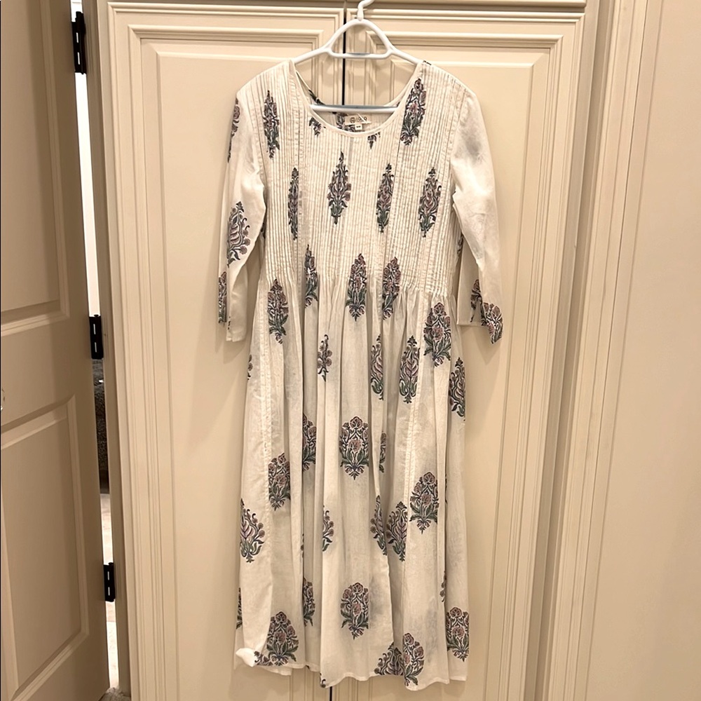 Elegant White Floral Dress